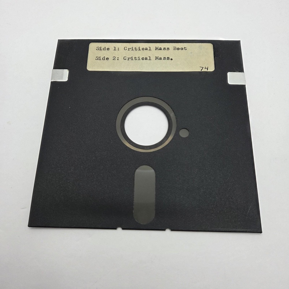 Critical Mass Vintage Computer Game 5.25 Floppy Disk Boot/Main Untested